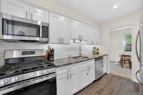 151-17 Fieldstone Dr, Hartsdale, NY, 10530-1536 | Card Image
