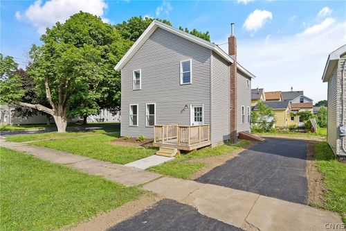105 E Cayuga St, Oswego, NY, 13126-2212 | Card Image