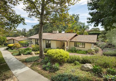 115 Coronada Circle, Home with 2 bedrooms, 2 bathrooms and null parking in SANTA BARBARA CA | Image 2