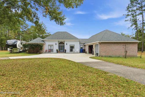 115 Oak Allee Dr, Picayune, MS, 39466-7531 | Card Image