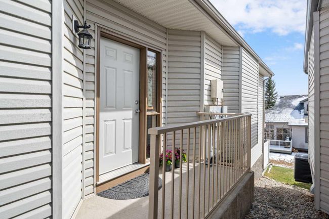 245 Springbank Terrace Sw, Home with 2 bedrooms, 2 bathrooms and 4 parking in Calgary AB | Image 39