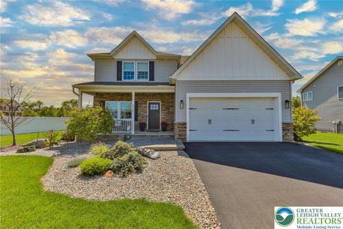 426 Freedom Ct, Easton, PA, 18040-8491 | Card Image