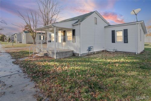 150 Maple St, Carrollton, IL, 62016-1335 | Card Image