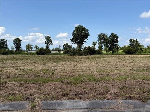160 Audubon Pl, Belle Chasse, LA, 70037-4301 | Card Image