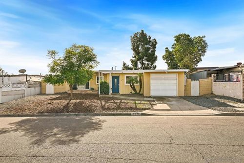 6371 Celia Vista Dr, San Diego, CA, 92115-6731 | Card Image