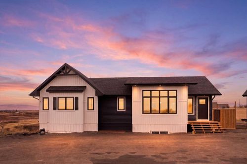 32105 Highway 543 E, Rural Foothills County, AB, T1V1M4 | Card Image