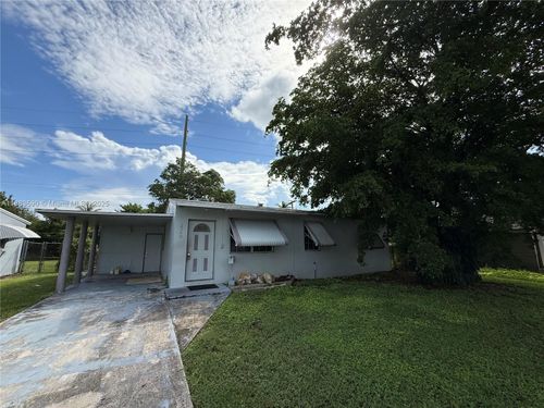 2960 Avenue F, Riviera Beach, FL, 33404-3724 | Card Image