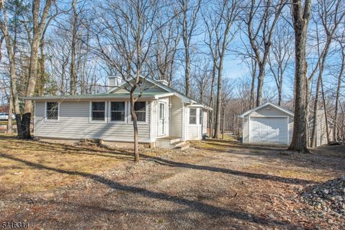 18 Oak Ln, Montville, NJ, 07045-9210 | Card Image