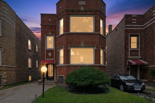 8718 S Kingston Avenue Se, Chicago, IL, 60617 | Card Image