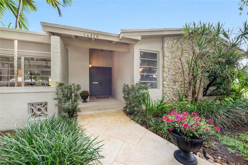 16420 Sw 81st Ave, Palmetto Bay, FL, 33157-3704 | Card Image