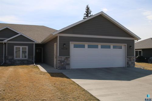 4528 Graceland Pl Place, Sioux Falls, SD, 57106 | Card Image