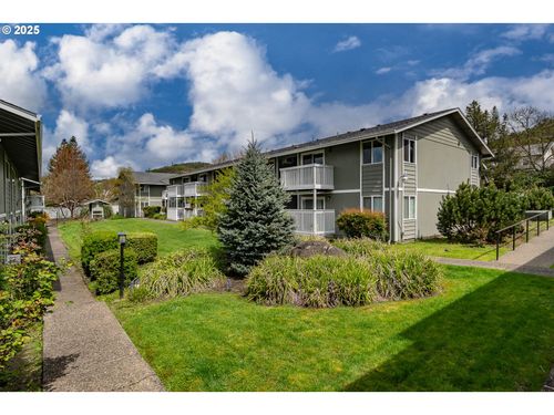 26-885 Ne Sunset St, Roseburg, OR, 97470-2076 | Card Image