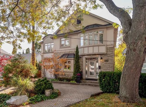 2 Leonard Cir, Toronto, ON, M4E2Z7 | Card Image