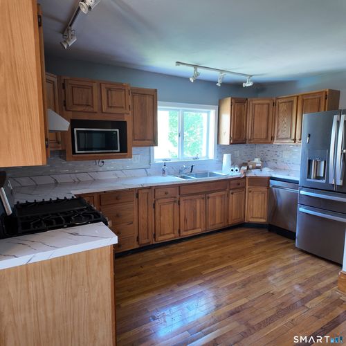 3rd-floor-553 Townsend Ave, New Haven, CT, 06512-3626 | Card Image