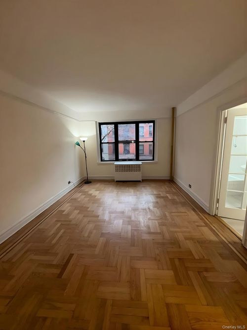 apt-3c-140 E 95th St, New York, NY, 10128-1720 | Card Image