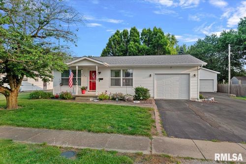 122 W Chapin St, Litchfield, IL, 62056-1122 | Card Image