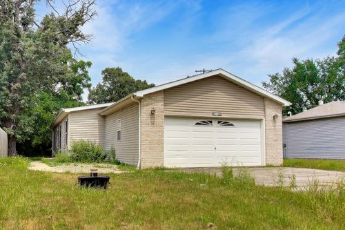 30450 76th St, Salem, WI, 53168-9098 | Card Image