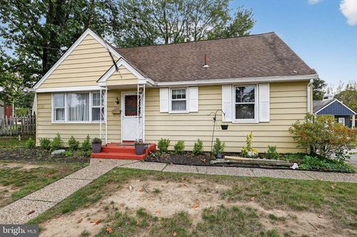 300 W Holly Ave, Oaklyn, NJ, 08107-1122 | Card Image