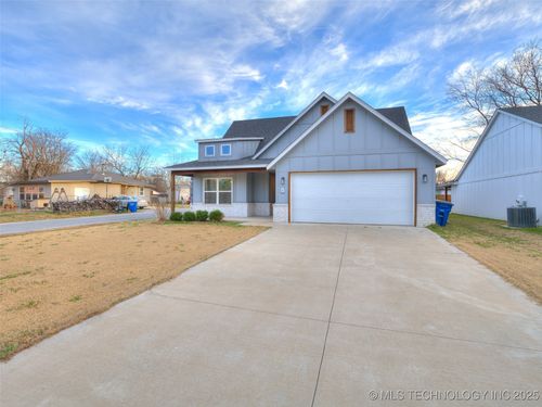 401 W Harrison St, Chouteau, OK, 74337-2007 | Card Image