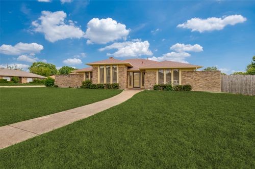 1423 Cassandra Cir, Desoto, TX, 75115-3010 | Card Image