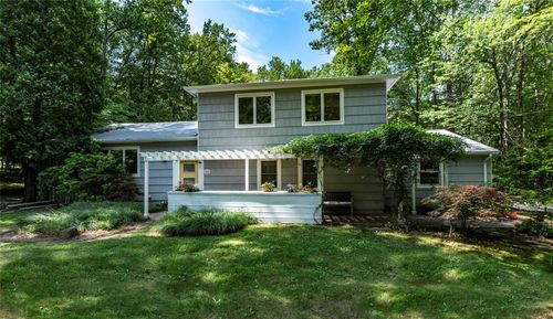 204 Radcliff Dr, Nyack, NY, 10960-1012 | Card Image
