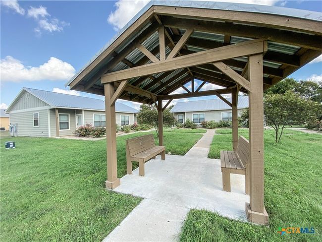 1102 W 16 Th St, Home with 1 bedrooms, 1 bathrooms and null parking in Cameron TX | Image 5