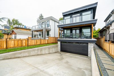 855 Lee St, House other with 6 bedrooms, 5 bathrooms and 4 parking in White Rock BC | Image 1