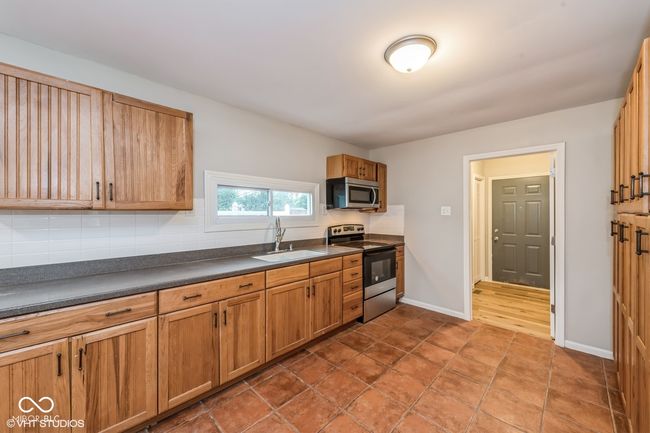 KITCHEN | Image 11