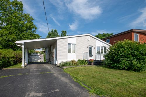 1120 Rue Genest, Sherbrooke, QC, J1K1Z9 | Card Image