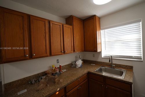 apt-2-7130 W 11th Ct, Hialeah, FL, 33014-4649 | Card Image