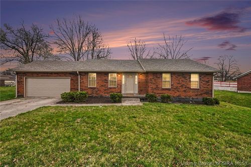 2906 Hamburg Pike, Jeffersonville, IN, 47130-6723 | Card Image