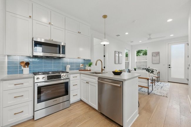 2 - 2105 Sl Davis Ave, House other with 3 bedrooms, 3 bathrooms and null parking in Austin TX | Image 10