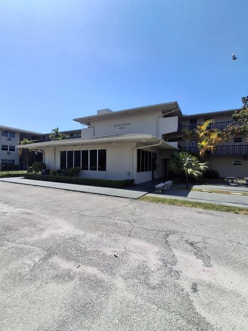 303-1250 E Sample Rd, Pompano Beach, FL, 33064-6262 | Card Image