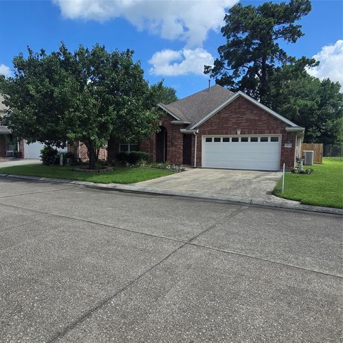 15202 Scenic Forest Dr, Conroe, TX, 77384-3802 | Card Image