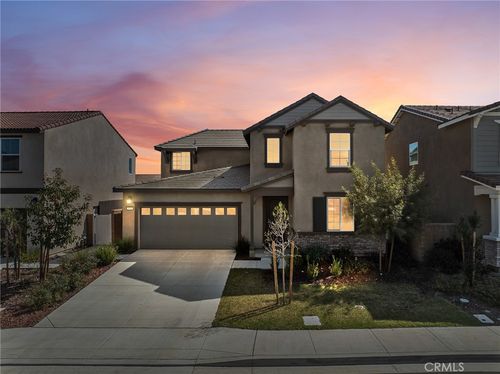 571 Tucker Ave, Rialto, CA, 92377-5938 | Card Image