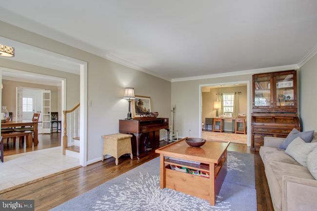 9004 Levelle Dr, House other with 5 bedrooms, 3 bathrooms and null parking in CHEVY CHASE MD | Image 8