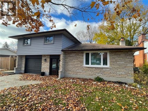 {{alt}} | Card Image