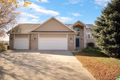 706 Red Cedar Court, House other with 4 bedrooms, 3 bathrooms and null parking in Jefferson SD | Image 2