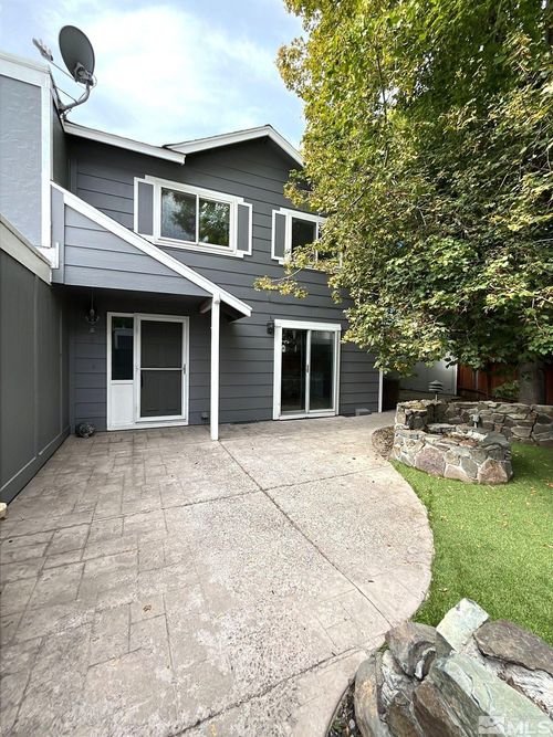 7513 Cumberland Cir, Reno, NV, 89511-1359 | Card Image