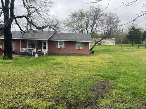 700 N 10th St, Quinton, OK, 74561 | Card Image