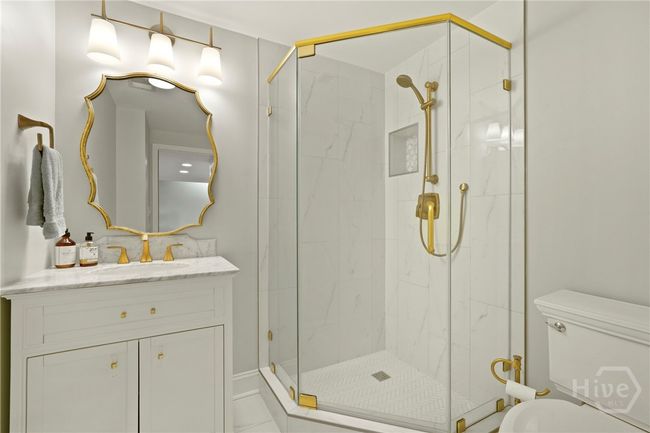 Guest Bathroom | Image 32