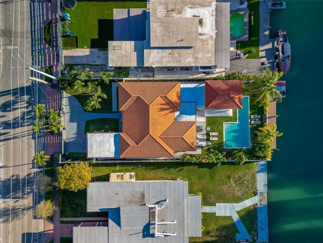7770 Hawthorne Ave, House other with 4 bedrooms, 3 bathrooms and null parking in Miami Beach FL | Image 55