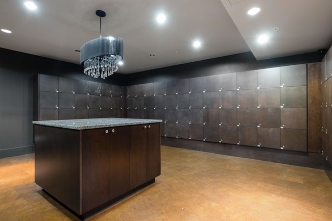 706 - 2959 Glen Dr, Condo with 1 bedrooms, 1 bathrooms and 1 parking in Coquitlam BC | Image 30