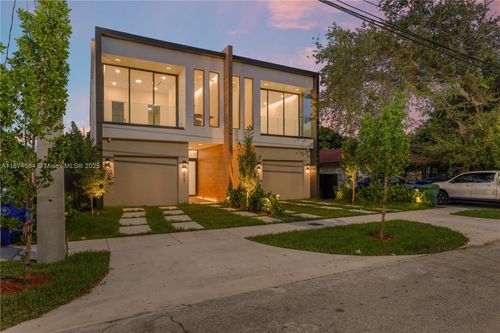 left-side-2823 Sw 23rd Ter, Miami, FL, 33145-3317 | Card Image