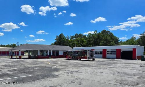 407 W Main St, Havelock, NC, 28532-2611 | Card Image