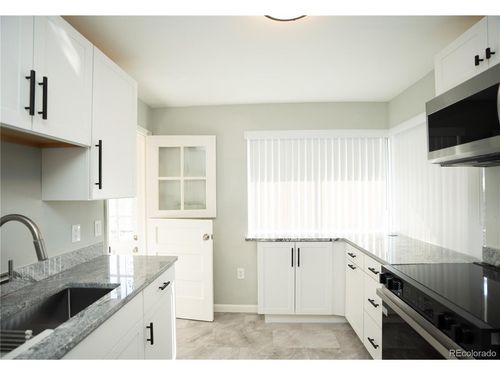 3640 Fairfax St, Denver, CO, 80207-1113 | Card Image