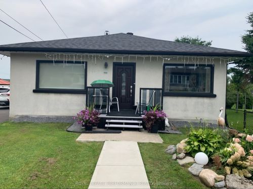 460-462 Main St, Plantagenet, ON, K0B1L0 | Card Image