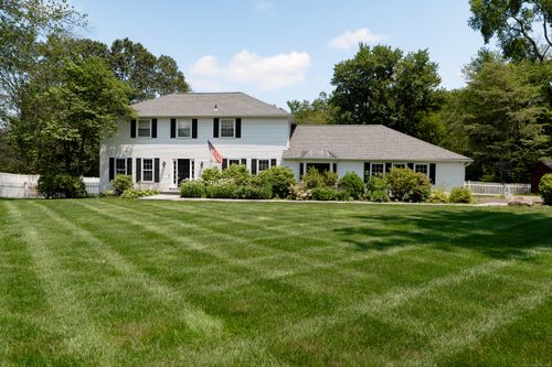 4 Old Woods Rd, Brookfield, CT, 06804-3630 | Card Image