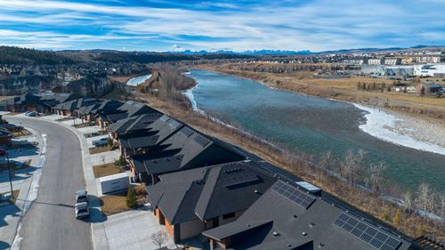 63 Riviera Crt, Cochrane, AB, T4C2V8 | Card Image