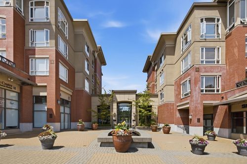 319-2970 King George Blvd, Surrey, BC, V4P0E6 | Card Image